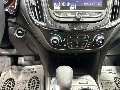 Used 2023 Chevrolet Equinox RS FWD image 17