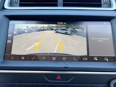 Used 2018 Jaguar E-PACE S image 33