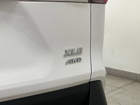 Used 2025 Toyota RAV4 XLE image 27