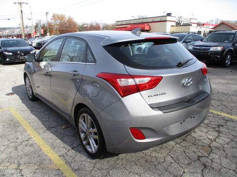Used 2016 Hyundai Elantra GT FWD image 2