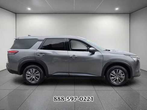 Used 2022 Nissan Pathfinder S AWD/4WD image 6