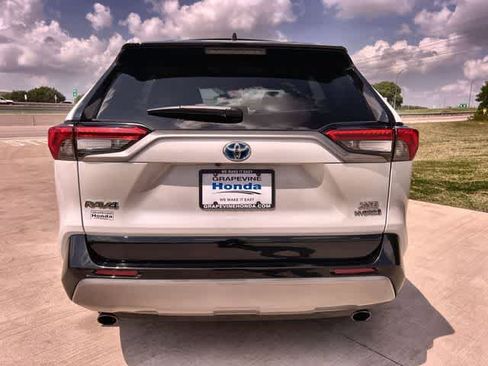 Used 2024 Toyota RAV4 XSE AWD/4WD image 6