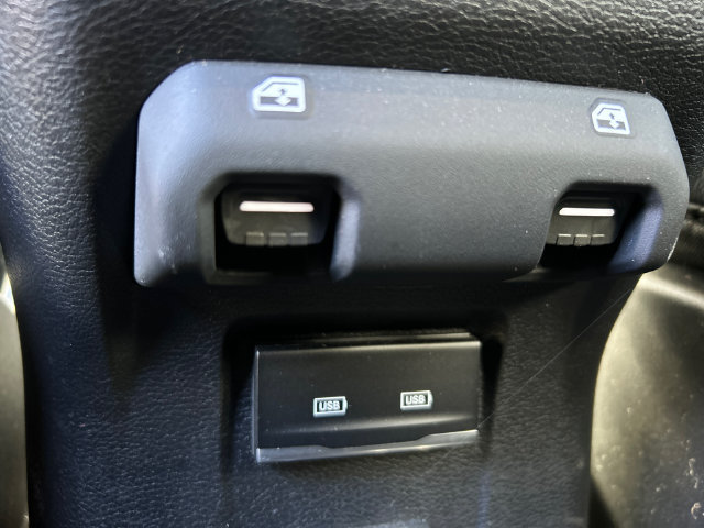 Used 2024 Jeep Wrangler Unlimited Sahara w/ Technology Group AWD/4WD image 27
