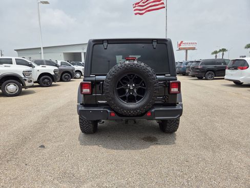 Used 2025 Jeep Wrangler Unlimited Sport AWD/4WD image 9