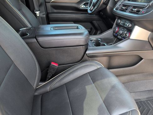 Used 2023 Chevrolet Suburban Premier AWD/4WD image 31