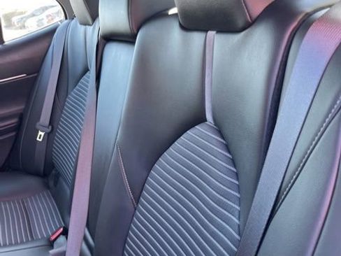 Used 2022 Toyota Camry SE image 9