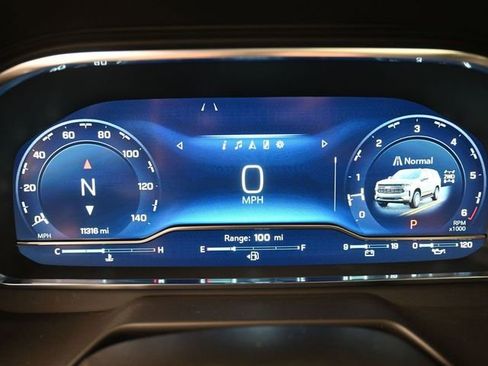 Used 2024 Chevrolet Tahoe Premier w/ Premium Package AWD/4WD image 9