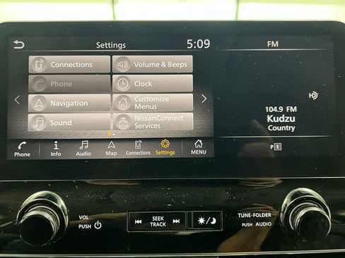 Used 2024 Nissan Armada Platinum w/ Captain's Chairs Package image 78