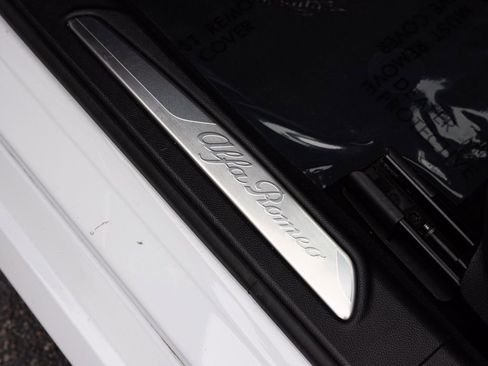 Used 2023 Alfa Romeo Giulia Veloce image 28