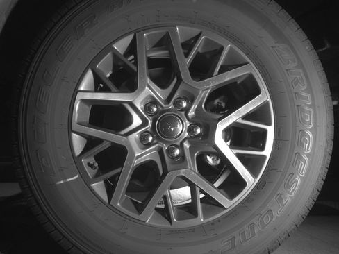 Used 2025 Jeep Wrangler Sahara image 14