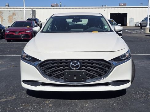 Used 2022 MAZDA MAZDA3 s FWD image 2