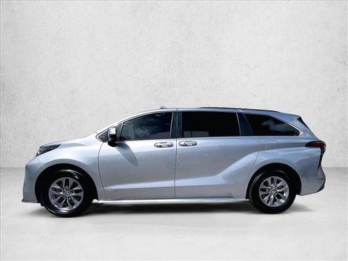 Used 2021 Toyota Sienna LE FWD image 6