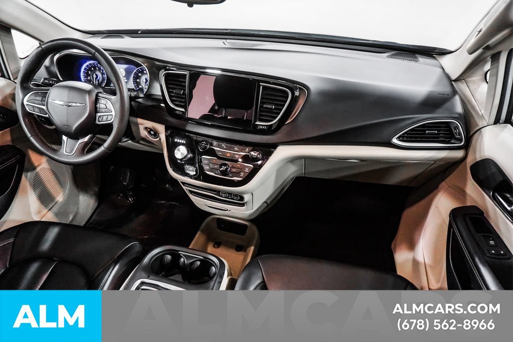 Used 2023 Chrysler Pacifica Touring-L FWD image 22
