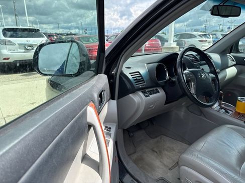 Used 2010 Toyota Highlander Limited AWD/4WD image 11