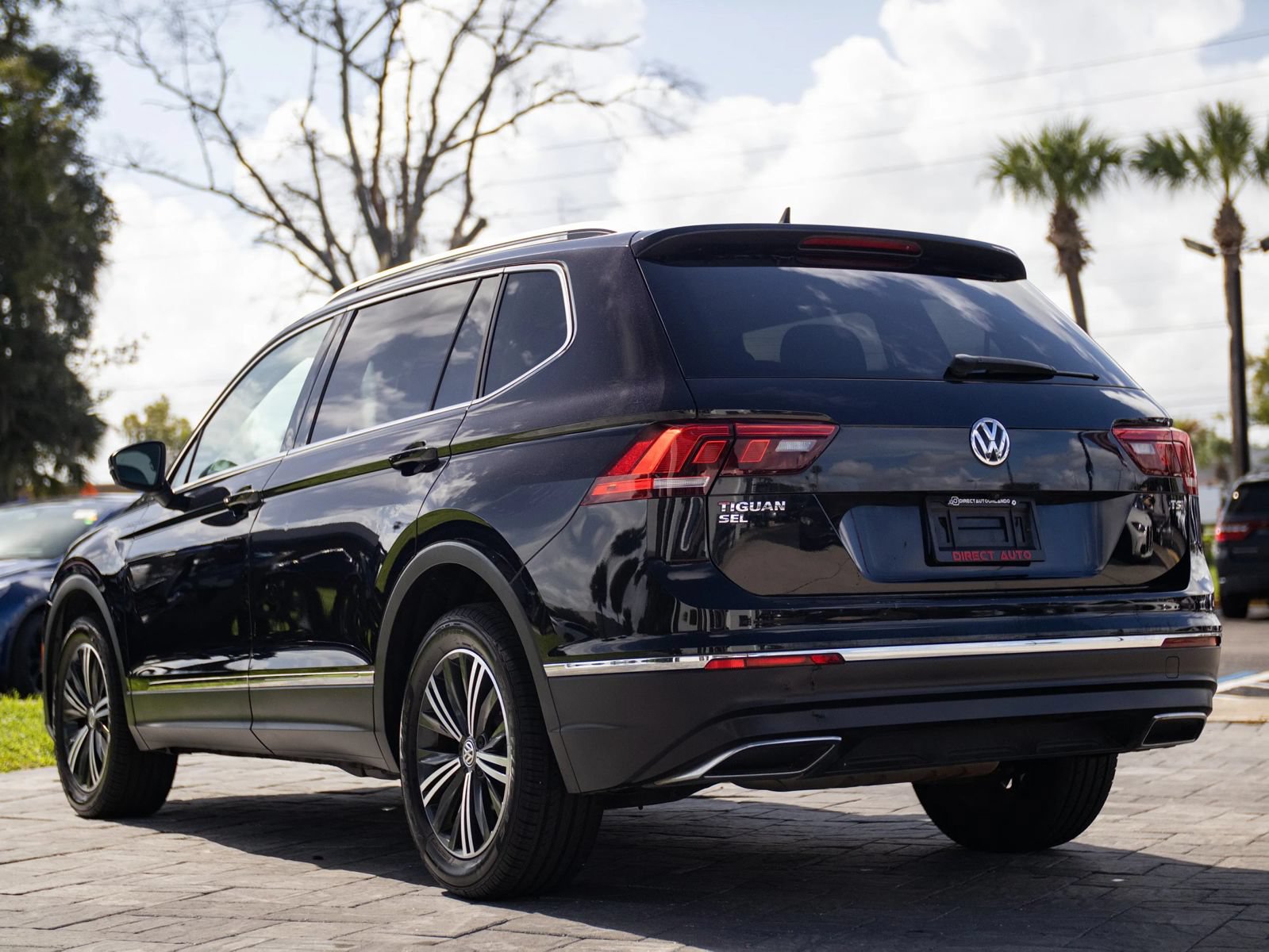 Used 2018 Volkswagen Tiguan SEL FWD image 9