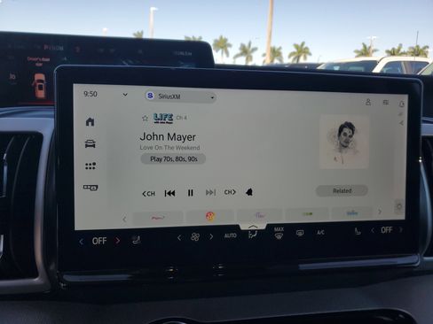 Used 2025 Ford Expedition Active image 26