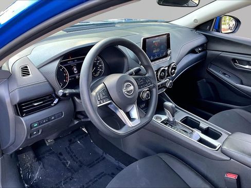 Used 2025 Nissan Sentra SV FWD image 13