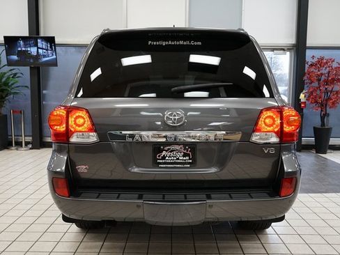 Used 2013 Toyota Land Cruiser image 19