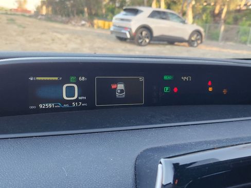 Used 2020 Toyota Prius Prime LE image 12