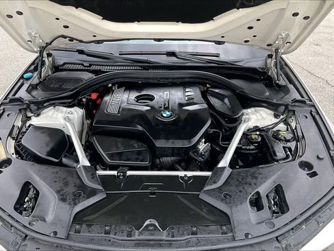 Used 2019 BMW 530i w/ Luxury Package RWD image 28