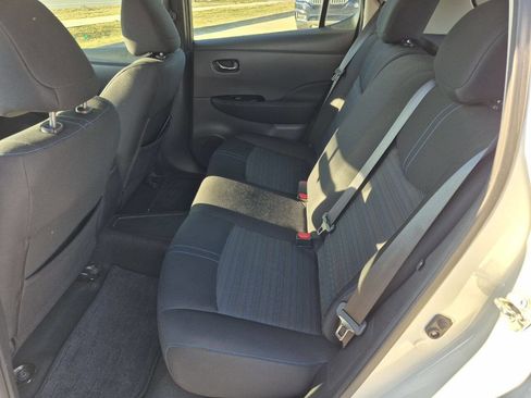 Used 2019 Nissan Leaf SV FWD image 13