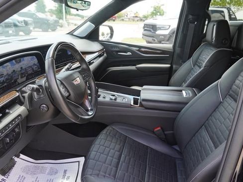 Used 2024 Cadillac Escalade ESV Premium Luxury Platinum AWD/4WD image 20