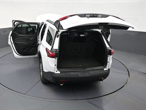 Used 2023 Chevrolet Traverse LT FWD image 32
