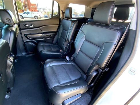 Used 2019 GMC Acadia SLT image 18