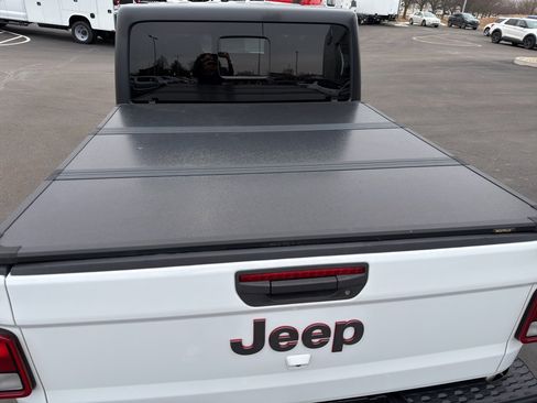 Used 2020 Jeep Gladiator Rubicon image 12