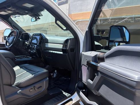 Used 2022 Ford F250 Lariat w/ Black Appearance Package AWD/4WD image 32