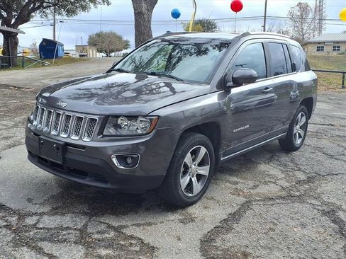 Used 2017 Jeep Compass High Altitude FWD image 3