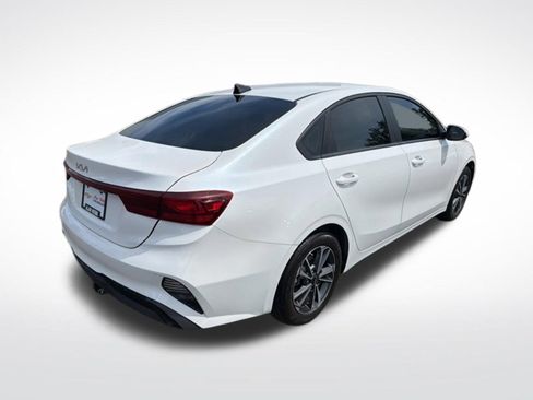 Used 2024 Kia Forte LXS FWD image 3