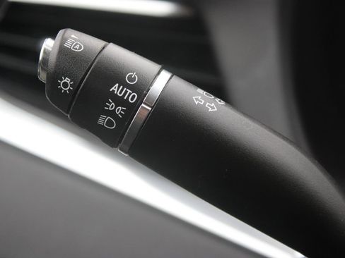 Used 2023 Buick Enclave Essence FWD image 39