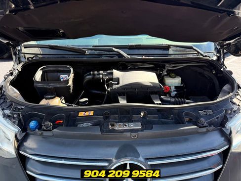Used 2019 Mercedes-Benz Sprinter 2500 image 35