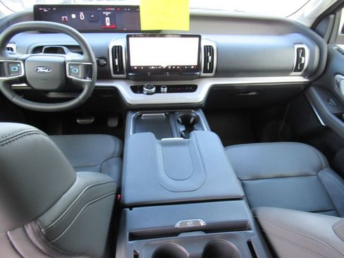 New 2026 Ford Expedition Active RWD image 7