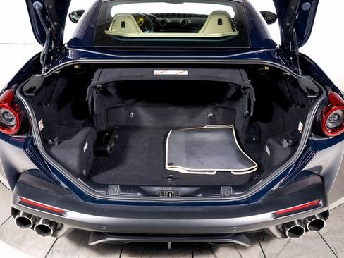 Certified 2019 Ferrari Portofino image 9