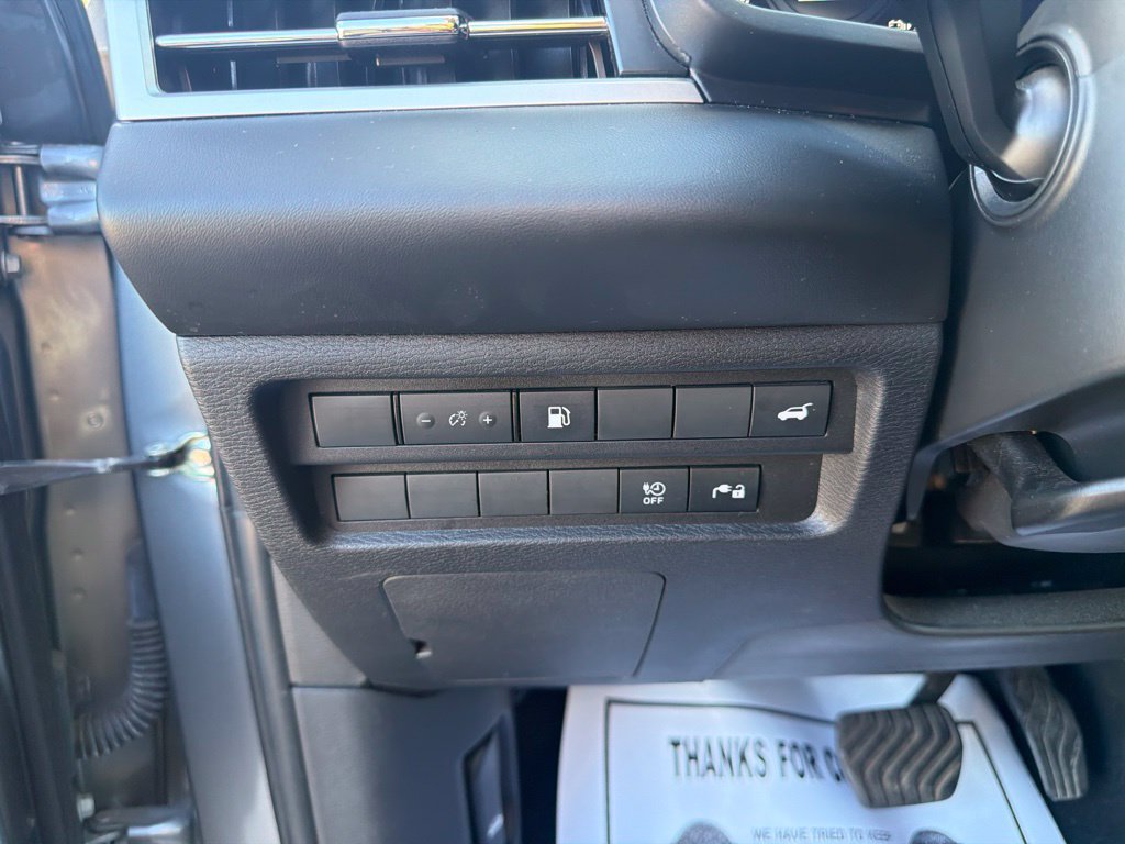 Used 2023 Mitsubishi Outlander 4WD Plug-In Hybrid image 29
