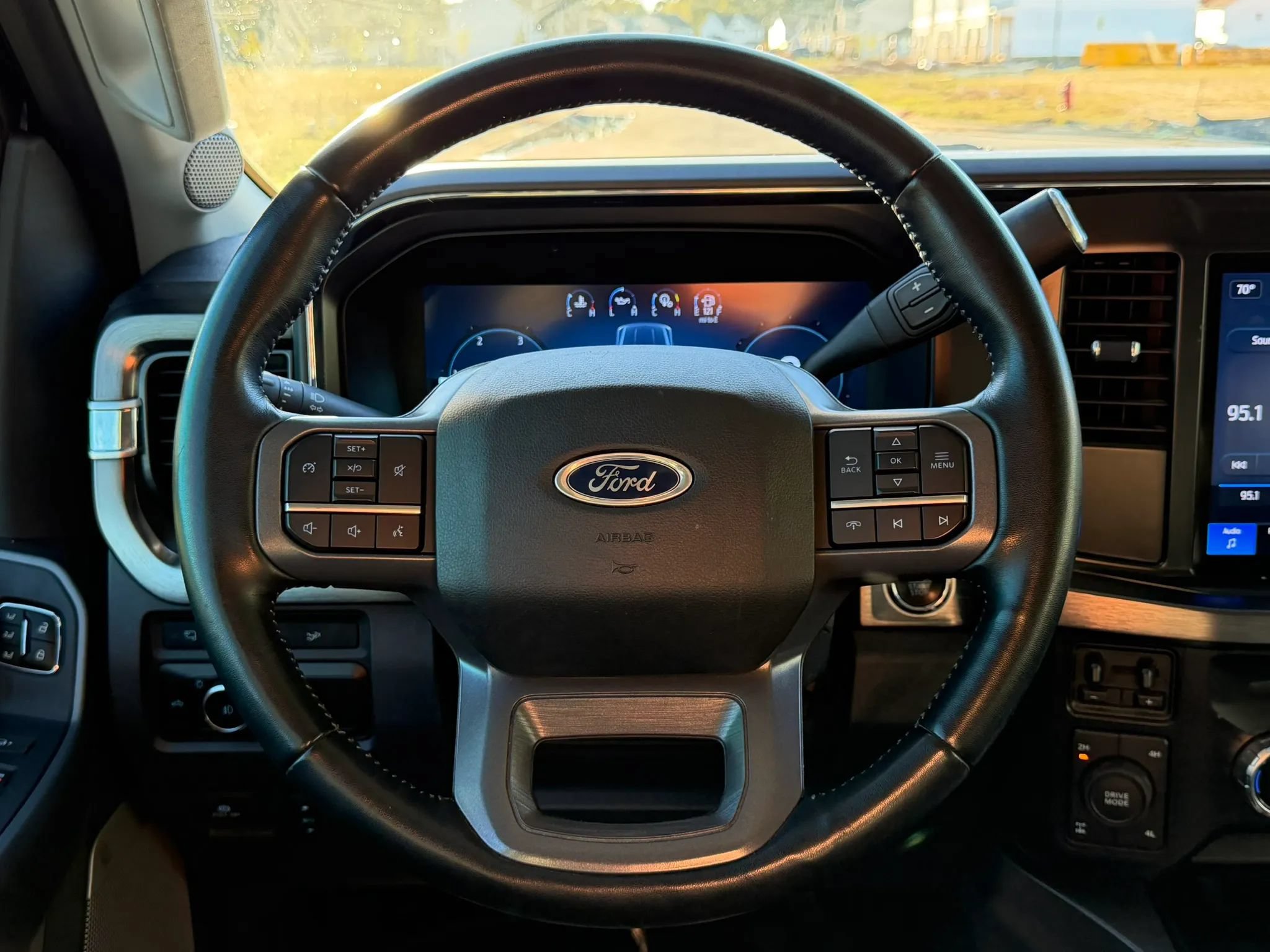 Used 2023 Ford F250 Lariat AWD/4WD image 28