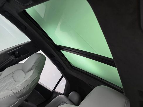 Used 2021 Audi SQ8 Prestige AWD/4WD image 12