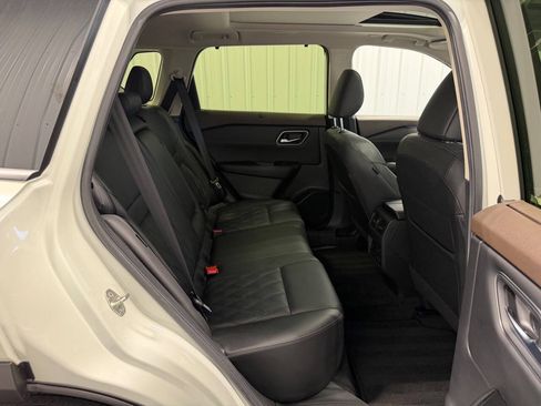 Used 2023 Nissan Rogue Platinum AWD/4WD image 14