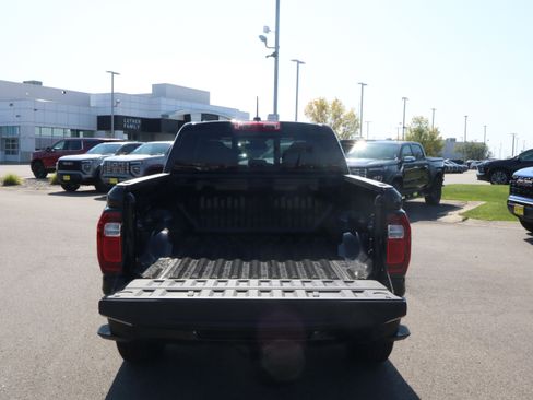 New 2026 GMC Canyon AT4 w/ AT4 Premium Package image 16