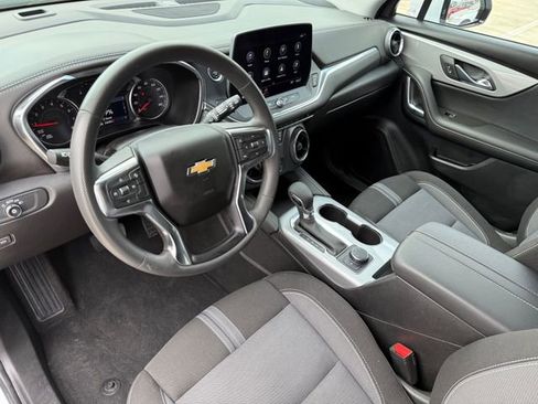 Used 2025 Chevrolet Blazer LT AWD/4WD image 9