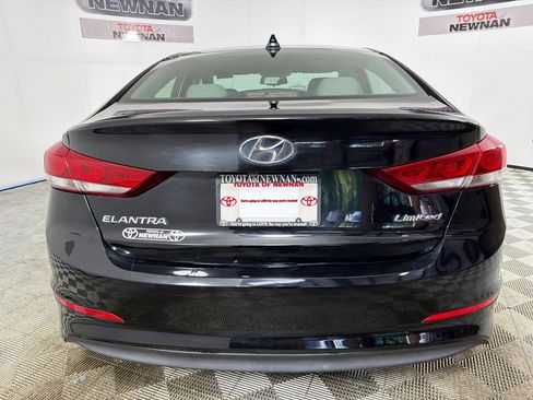 Used 2017 Hyundai Elantra Limited image 4