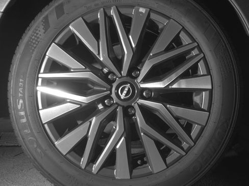 Used 2025 Nissan Altima 2.5 SV FWD image 15