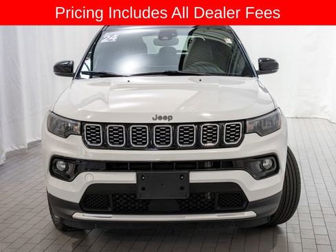 Used 2024 Jeep Compass Limited AWD/4WD image 2