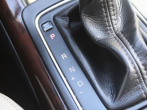 Used 2016 Kia Sorento EX w/ EX Premium Package image 38