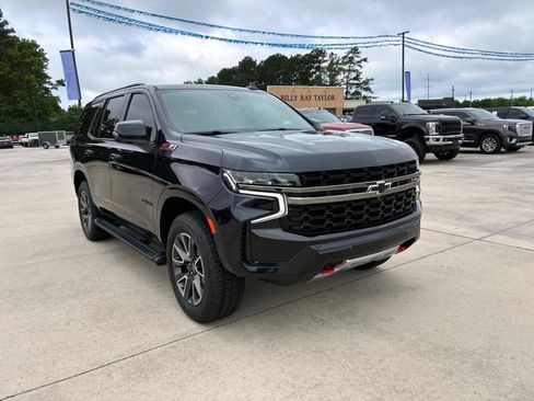 Used 2021 Chevrolet Tahoe Z71 w/ Luxury Package AWD/4WD image 4