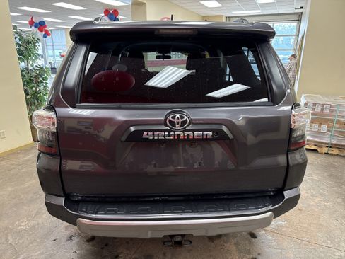 Used 2019 Toyota 4Runner TRD Off-Road AWD/4WD image 12