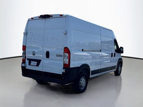 Used 2025 RAM ProMaster 2500 w/ Convenience Group FWD image 4