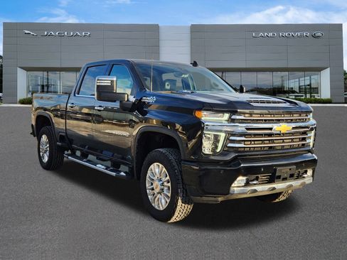 Used 2022 Chevrolet Silverado 2500 High Country w/ Technology Package image 2